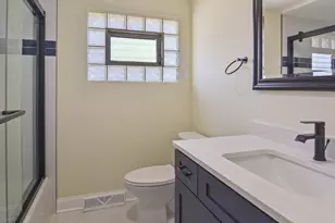 5748 W 89th Pl, Oak Lawn, IL 60453 - Photo 10