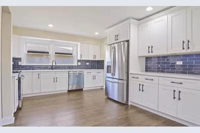 5748 W 89th Place, Oak Lawn, IL 60453 - Photo 8