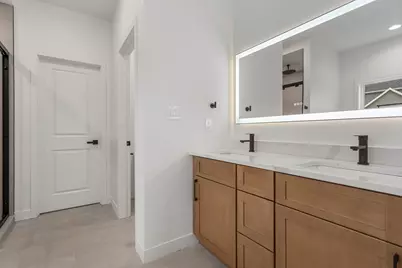 702 N Beacon Hill Circle, Urbana, IL 61802 - Photo 16