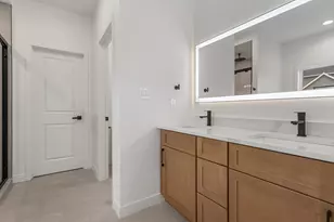 702 N Beacon Hill Cir, Urbana, IL 61802 - Photo 16