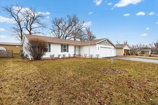 615 Winfield Dr, South Beloit, IL 61080 - Photo 2