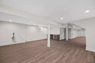 7827 S Merrill Ave, Chicago, IL 60649 - Photo 30