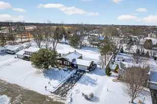 308 Rustic Ln, Algonquin, IL 60102 - Photo 4