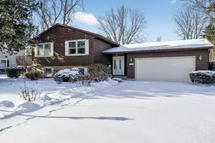 308 Rustic Ln, Algonquin, IL 60102 - Photo 1