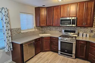 6834 W Monticello Ct, Gurnee, IL 60031 - Photo 4