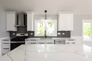 8650 Lockwood Ave, Burbank, IL 60459 - Photo 16