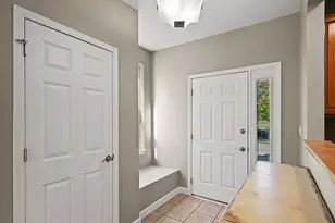 2568 Golf Ridge Cir, Naperville, IL 60563 - Photo 2