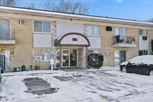 501 Carlysle Dr, Clarendon Hills, IL 60514 - Photo 1