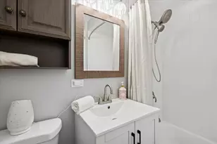 501 Carlysle Dr, Clarendon Hills, IL 60514 - Photo 8