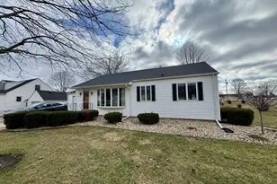 113 W 3rd St, Wyanet, IL 61379 - Photo 2