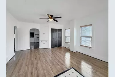 827 E Garden Street, Freeport, IL 61032 - Photo 8