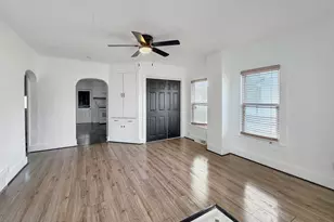 827 E Garden St, Freeport, IL 61032 - Photo 8