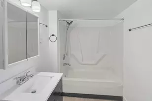 827 E Garden St, Freeport, IL 61032 - Photo 16