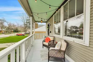 256 Blackhawk Rd, Riverside, IL 60546 - Photo 4