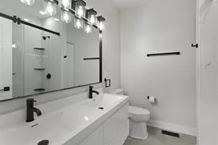 839 W 14th Pl, Chicago, IL 60608 - Photo 6