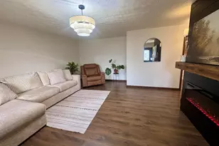 112 Donoho Dr, Salem, IL 62881 - Photo 4