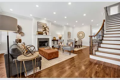 1433 W Winnemac Avenue, Chicago, IL 60640 - Photo 2