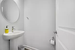 1251 Gateway Ct, Northbrook, IL 60062 - Photo 10