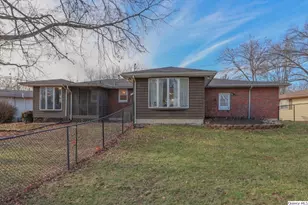 1217 S 26th St, Quincy, IL 62301 - Photo 2