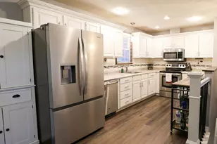 1217 S 26th St, Quincy, IL 62301 - Photo 4