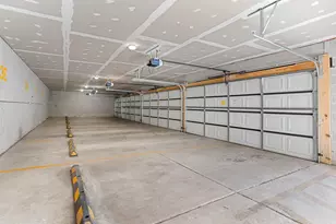 3653 W Barry Ave, Chicago, IL 60618 - Photo 14