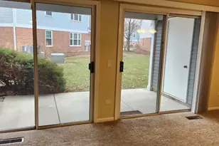 1403 Plum Ct, Mount Prospect, IL 60056 - Photo 2