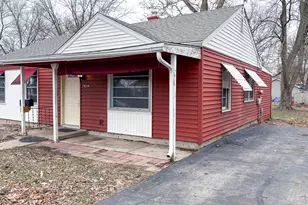 1404 N Hickory St, Champaign, IL 61820 - Photo 2