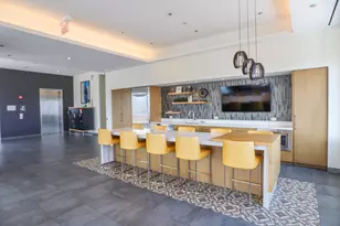 910 W Huron St, Chicago, IL 60642 - Photo 14