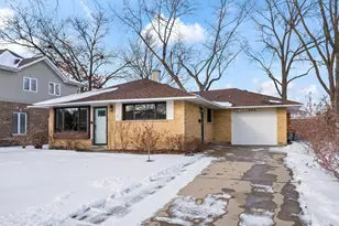408 W Thomas St, Arlington Heights, IL 60004 - Photo 1