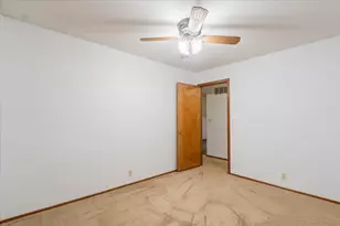 625 Bradley Dr, Bloomington, IL 61701 - Photo 16