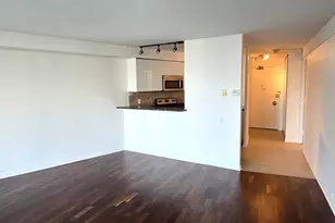 300 N State St, Chicago, IL 60654 - Photo 4