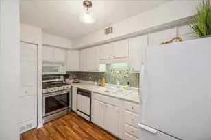 6425 Clarendon Hills Rd, Willowbrook, IL 60527 - Photo 4