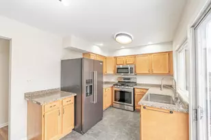 1933 Williamsburg Dr, Hoffman Estates, IL 60169 - Photo 6