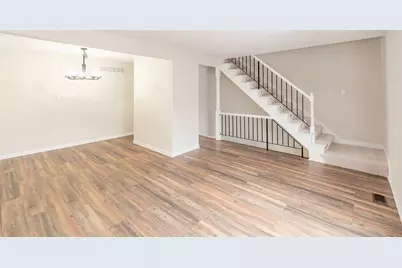 1933 Williamsburg Drive, Hoffman Estates, IL 60169 - Photo 2