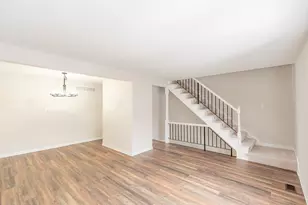 1933 Williamsburg Dr, Hoffman Estates, IL 60169 - Photo 2