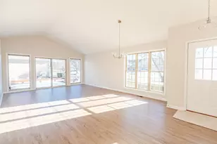 37 Corinth Dr, Tinley Park, IL 60477 - Photo 4