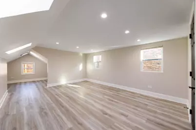 9068 S South Chicago Avenue, Chicago, IL 60617 - Photo 8