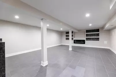 9068 S South Chicago Avenue, Chicago, IL 60617 - Photo 12