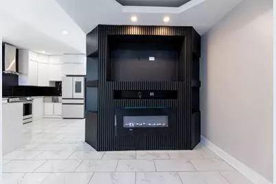 9068 S South Chicago Avenue, Chicago, IL 60617 - Photo 6