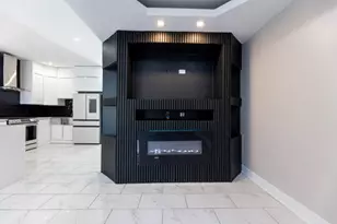 9068 S South Chicago Ave, Chicago, IL 60617 - Photo 6