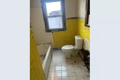 11809 S Indiana Avenue, Chicago, IL 60628 - Photo 12