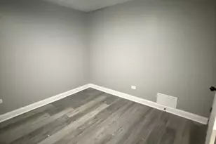 2421 Lewis Ave, Zion, IL 60099 - Photo 8