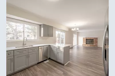 715 Concord Drive, Crystal Lake, IL 60014 - Photo 6