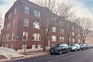 3039 W Belle Plaine Ave, Chicago, IL 60618 - Photo 1