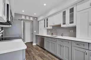 1400 N Yarmouth Pl, Mount Prospect, IL 60056 - Photo 4