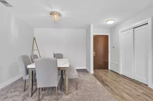 1400 N Yarmouth Pl, Mount Prospect, IL 60056 - Photo 2