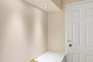 1053 Lakeview Rd, Elgin, IL 60123 - Photo 24