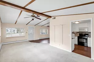 1053 Lakeview Rd, Elgin, IL 60123 - Photo 6