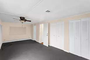 1053 Lakeview Rd, Elgin, IL 60123 - Photo 16