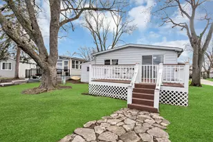 1053 Lakeview Rd, Elgin, IL 60123 - Photo 30